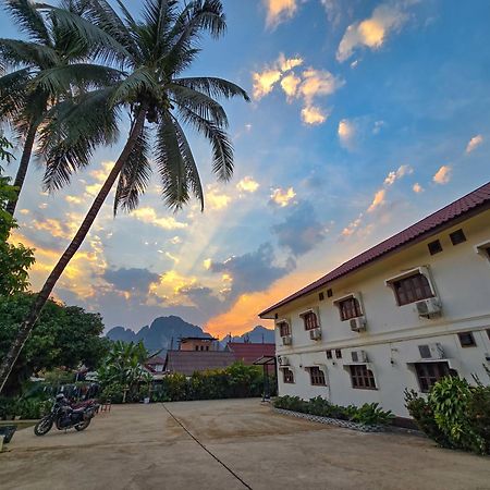 Saphaothong Guesthouse Vang Vieng Eksteriør bilde