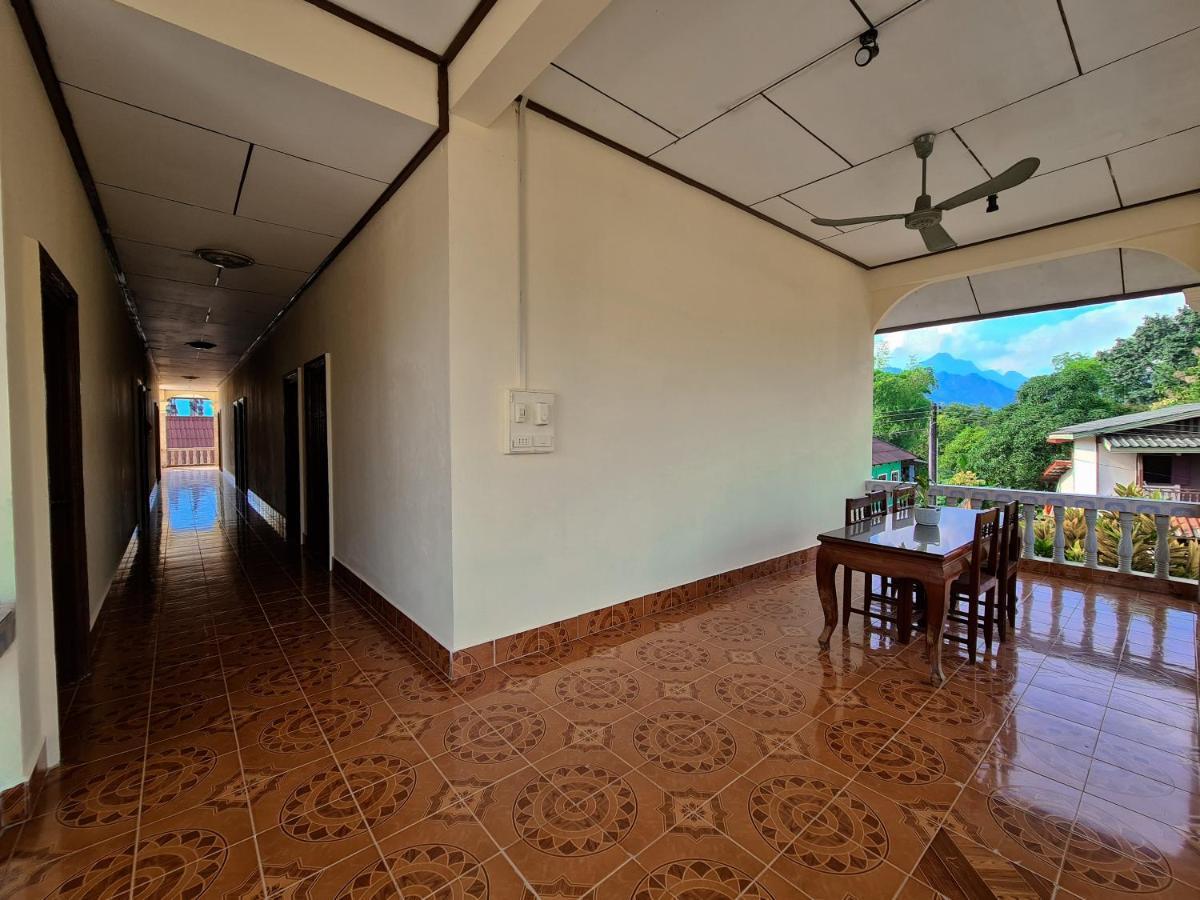 Saphaothong Guesthouse Vang Vieng Eksteriør bilde