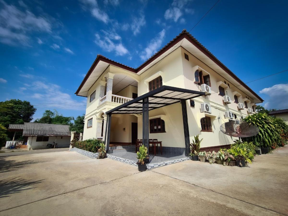 Saphaothong Guesthouse Vang Vieng Eksteriør bilde