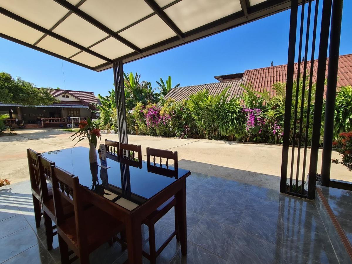 Saphaothong Guesthouse Vang Vieng Eksteriør bilde