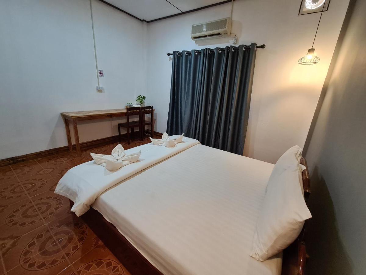 Saphaothong Guesthouse Vang Vieng Eksteriør bilde