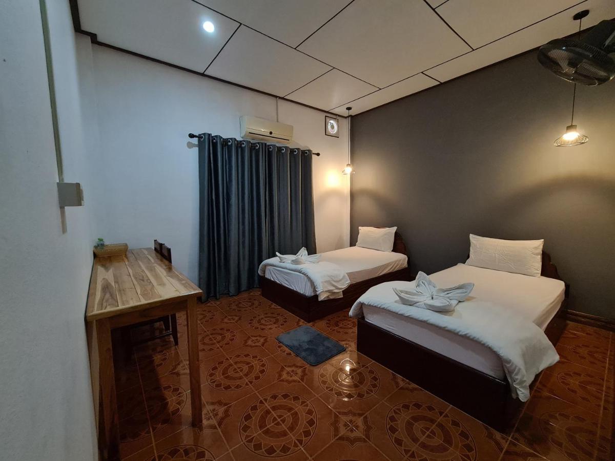 Saphaothong Guesthouse Vang Vieng Eksteriør bilde