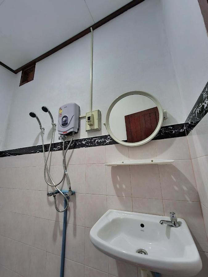 Saphaothong Guesthouse Vang Vieng Eksteriør bilde