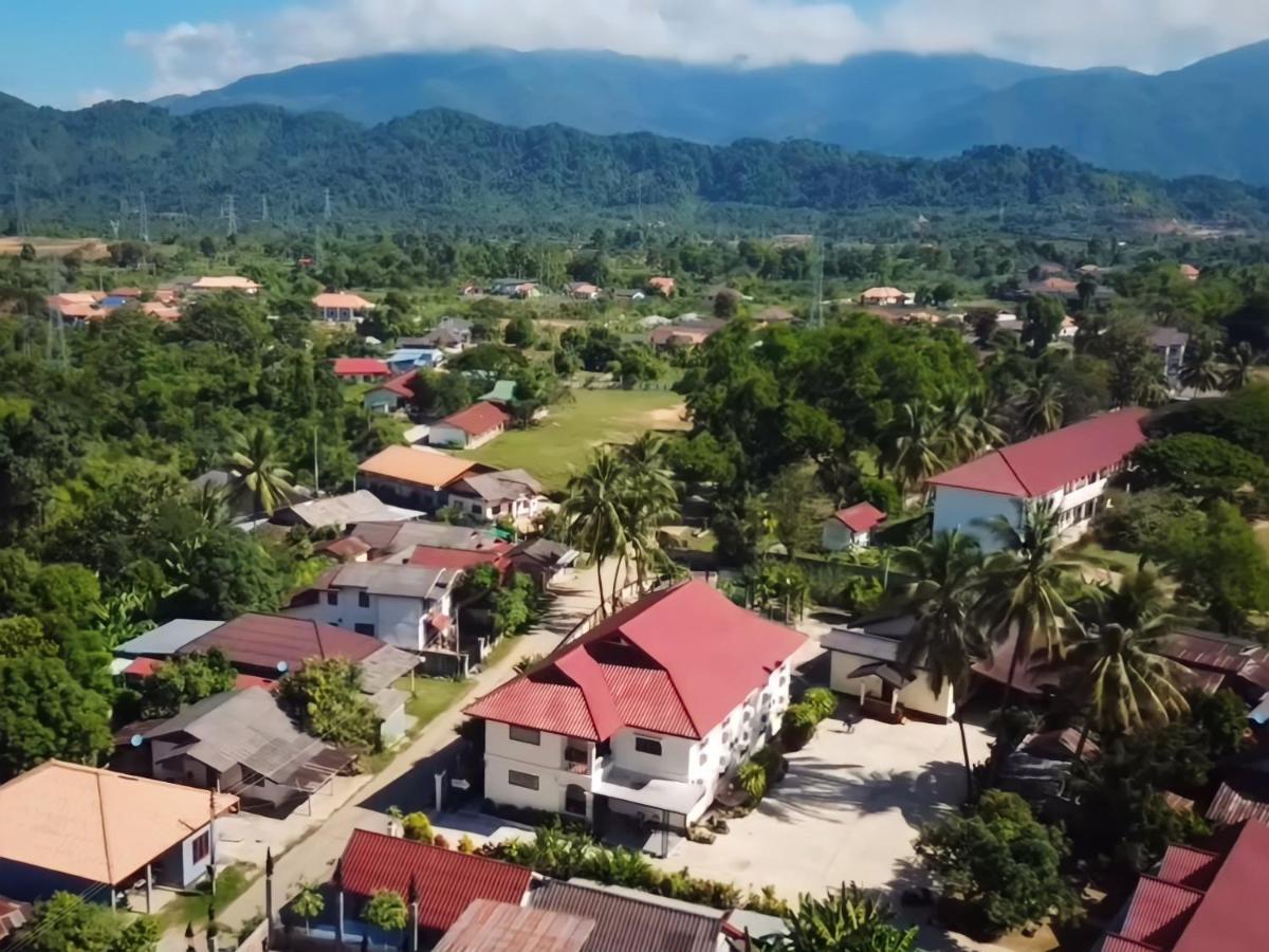 Saphaothong Guesthouse Vang Vieng Eksteriør bilde