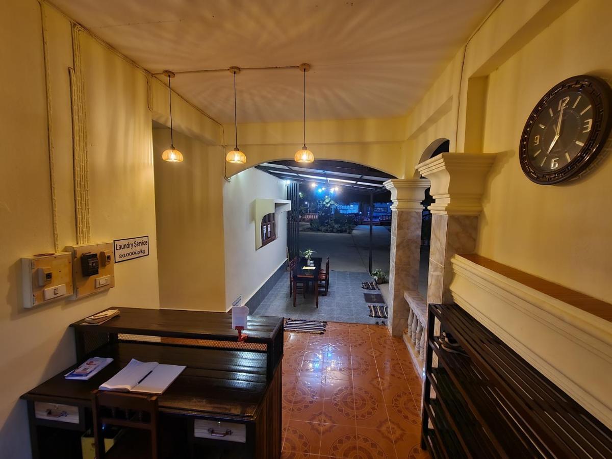 Saphaothong Guesthouse Vang Vieng Eksteriør bilde