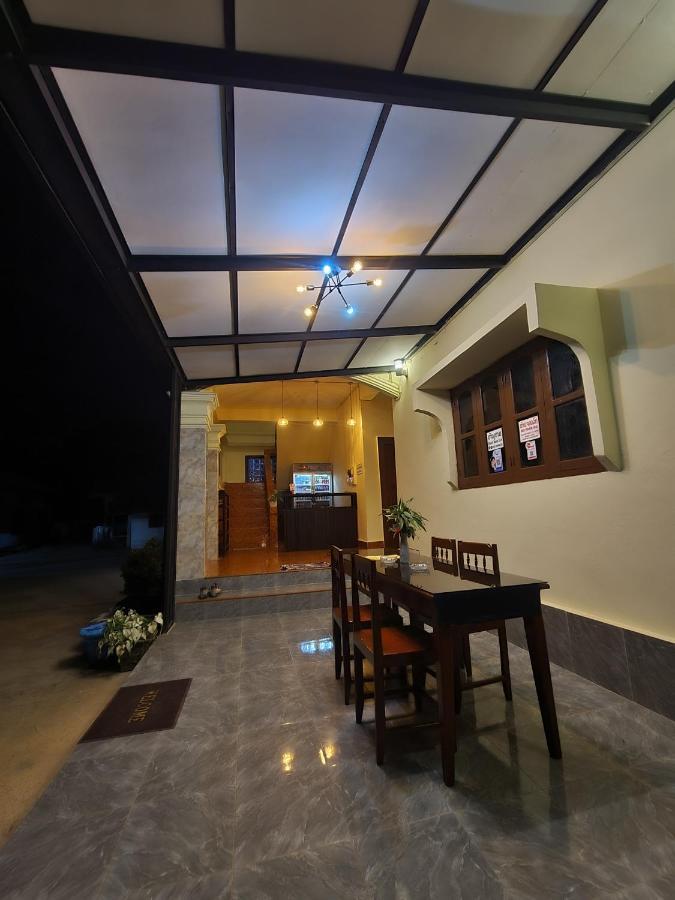 Saphaothong Guesthouse Vang Vieng Eksteriør bilde
