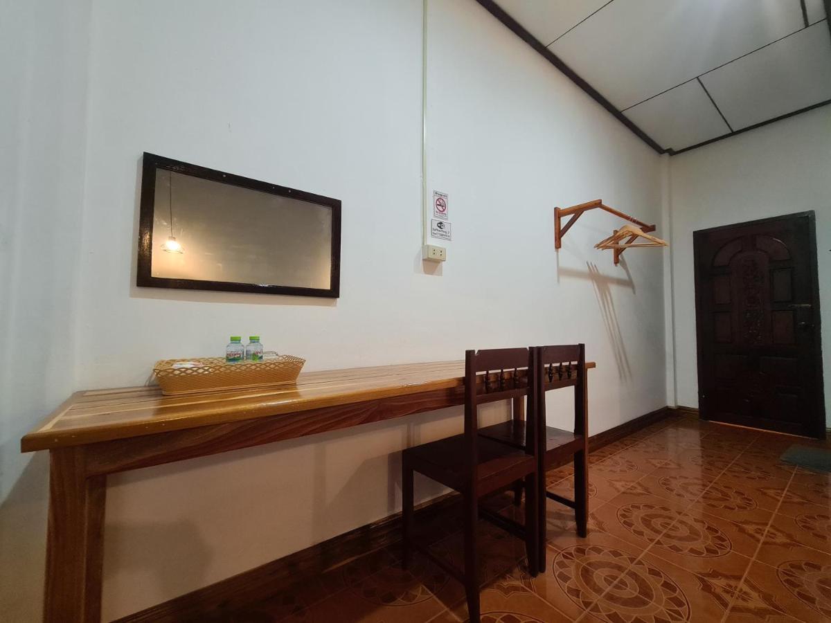 Saphaothong Guesthouse Vang Vieng Eksteriør bilde