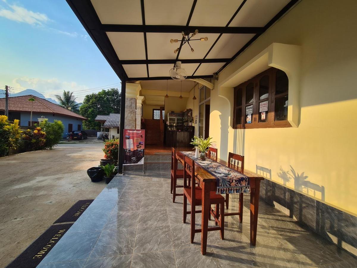 Saphaothong Guesthouse Vang Vieng Eksteriør bilde